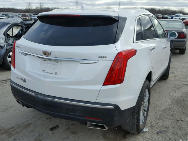 1GYKNDRS3HZ189007 - 2017 CADILLAC XT5 LUXURY WHITE photo 4