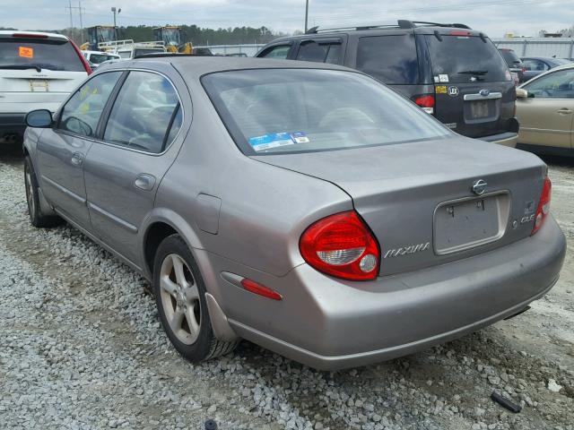 JN1CA31D61T836685 - 2001 NISSAN MAXIMA GXE SILVER photo 3