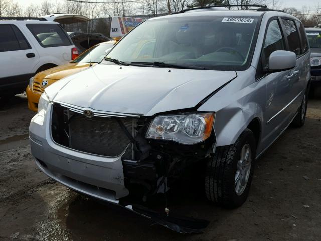 2A4RR5D11AR169894 - 2010 CHRYSLER TOWN & COU GRAY photo 2