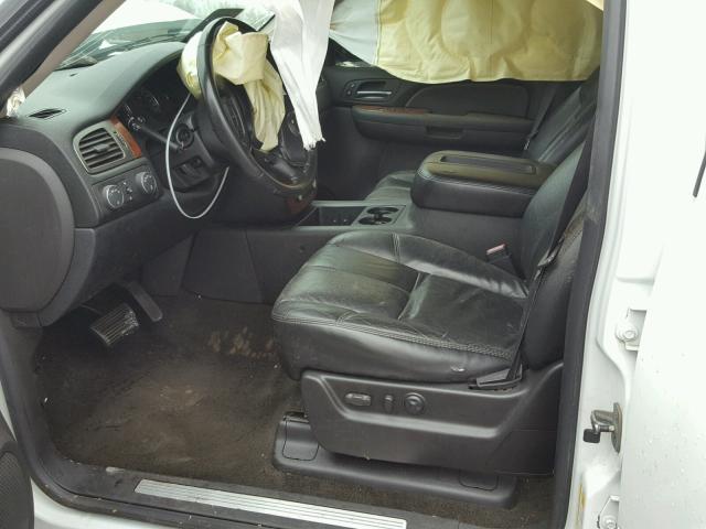 1GNFK13077J279061 - 2007 CHEVROLET TAHOE K150 WHITE photo 5