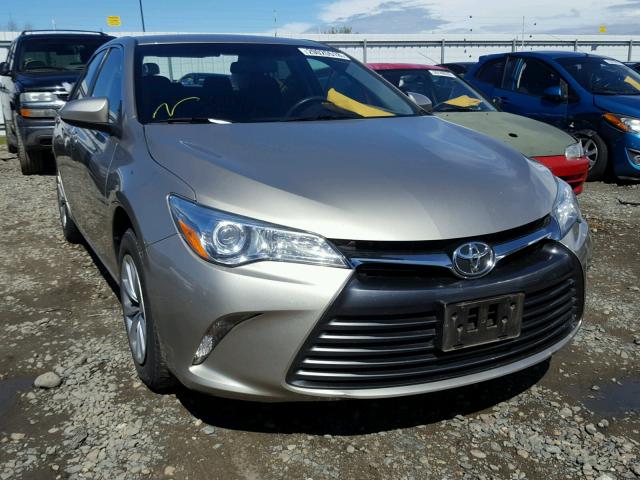 4T4BF1FK5FR472848 - 2015 TOYOTA CAMRY LE SILVER photo 1