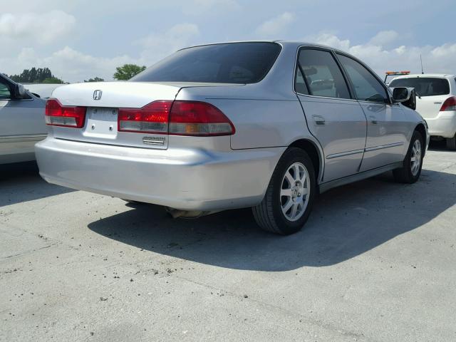 1HGCG56772A002983 - 2002 HONDA ACCORD SE SILVER photo 4