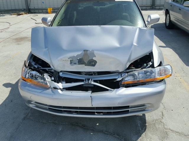 1HGCG56772A002983 - 2002 HONDA ACCORD SE SILVER photo 7