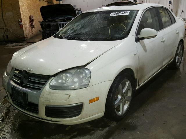 3VWEF71K27M187565 - 2007 VOLKSWAGEN JETTA WOLF WHITE photo 2