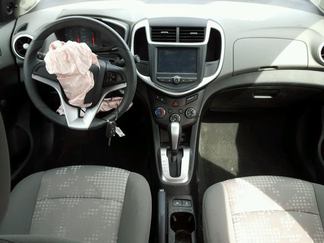 1G1JB5SH2H4119485 - 2017 CHEVROLET SONIC LS RED photo 9