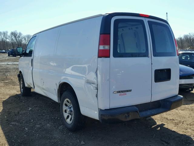 1GCFG15X591117775 - 2009 CHEVROLET EXPRESS G1 WHITE photo 3