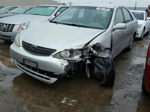 4T1BE32K13U676699 - 2003 TOYOTA CAMRY LE SILVER photo 2