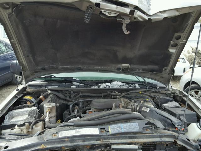 1GTDT19W228148208 - 2002 GMC SONOMA BROWN photo 7