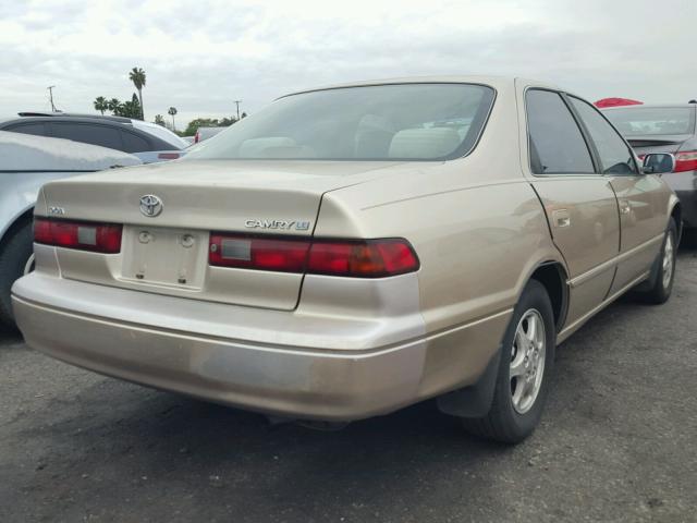 JT2BG28K7W0138626 - 1998 TOYOTA CAMRY LE TAN photo 4