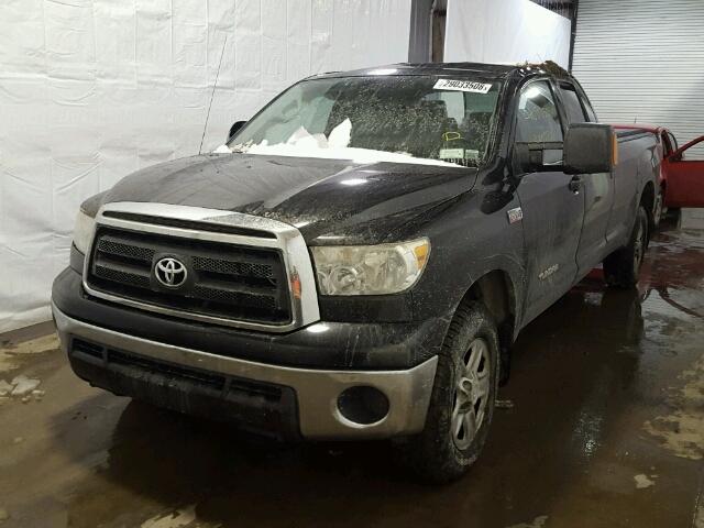 5TFCY5F17AX010486 - 2010 TOYOTA TUNDRA DOU BLACK photo 2