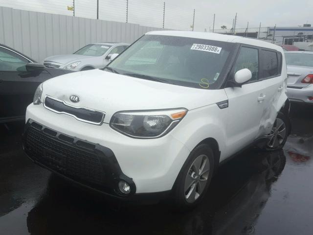 KNDJP3A53G7336092 - 2016 KIA SOUL + WHITE photo 2