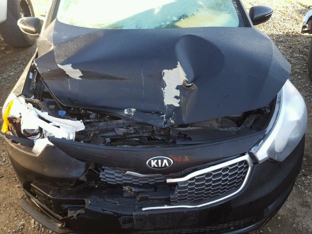 KNAFX4A64G5497483 - 2016 KIA FORTE LX BLACK photo 7