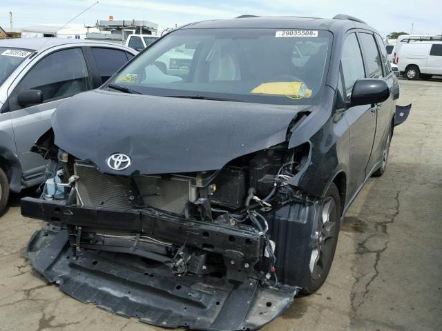 5TDXK3DC4GS755402 - 2016 TOYOTA SIENNA SE BLACK photo 2