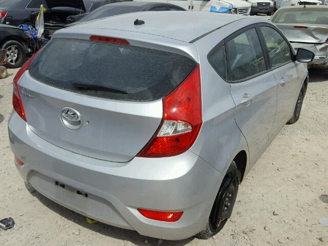 KMHCT5AE2HU329147 - 2017 HYUNDAI ACCENT SE SILVER photo 4