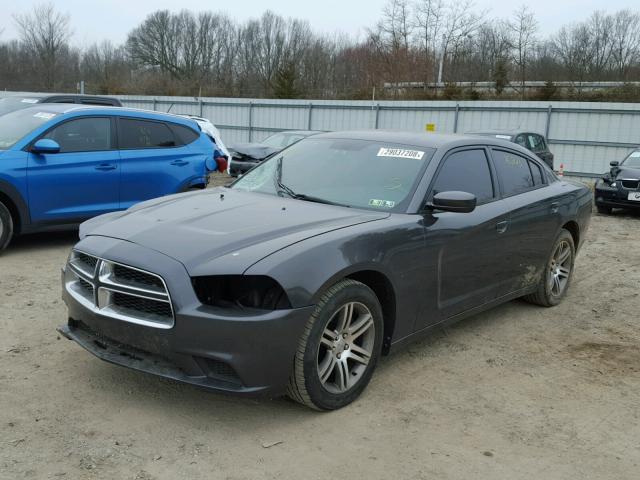 2C3CDXBG5DH639257 - 2013 DODGE CHARGER SE GRAY photo 2