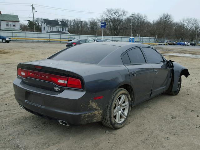 2C3CDXBG5DH639257 - 2013 DODGE CHARGER SE GRAY photo 4