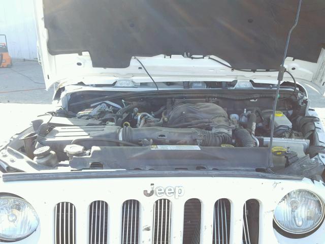 1C4GJWBG3CL155881 - 2012 JEEP WRANGLER S WHITE photo 7