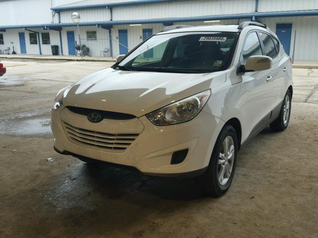 KM8JU3AC5CU375135 - 2012 HYUNDAI TUCSON GLS WHITE photo 2