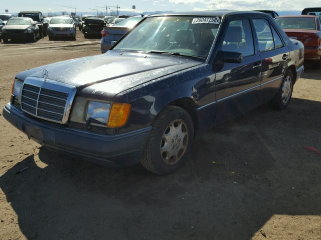 WDBEA34E0PB867163 - 1993 MERCEDES-BENZ 400 E BLUE photo 2