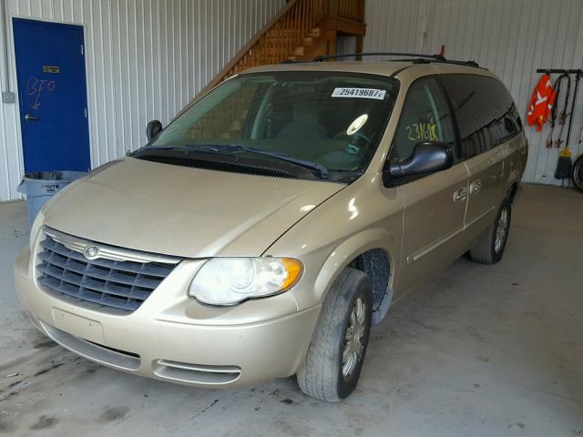 2A8GP54L56R626632 - 2006 CHRYSLER TOWN & COU BEIGE photo 2