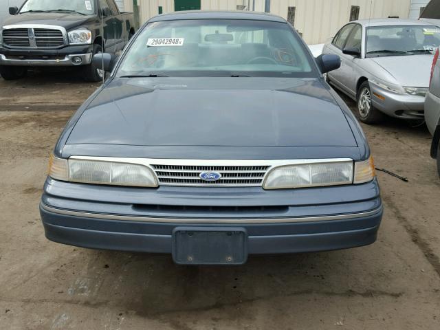 2FALP74W8PX174321 - 1993 FORD CROWN VICT GRAY photo 9