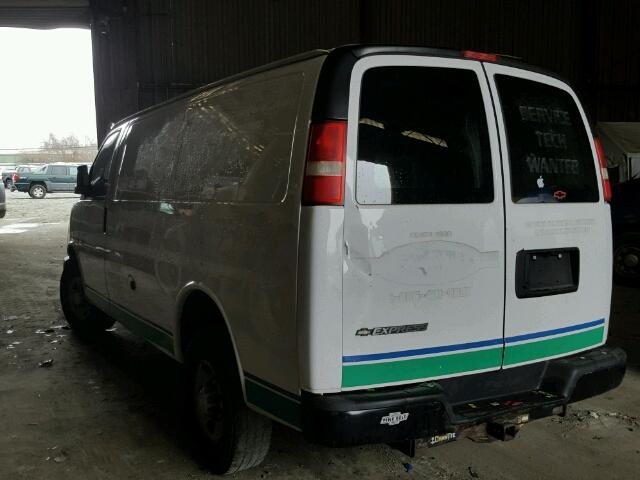 1GCGG25C781108839 - 2008 CHEVROLET EXPRESS G2 WHITE photo 3