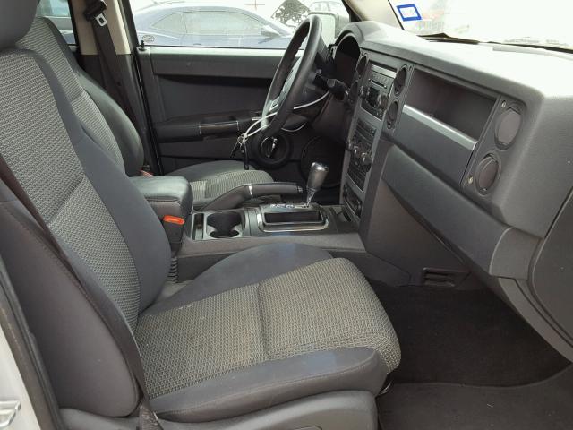 1J4RH4GK2AC157473 - 2010 JEEP COMMANDER GRAY photo 5