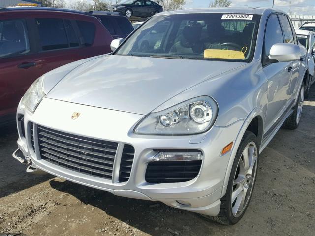 WP1AD29P19LA62036 - 2009 PORSCHE CAYENNE GT SILVER photo 2