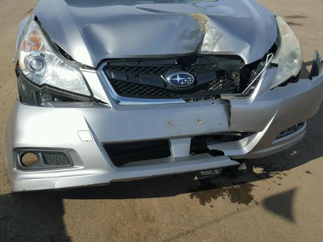 4S3BMBA69B3216510 - 2011 SUBARU LEGACY 2.5 SILVER photo 9