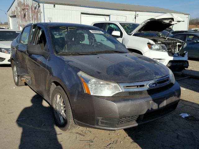 1FAHP3FN8AW253977 - 2010 FORD FOCUS SE GRAY photo 1