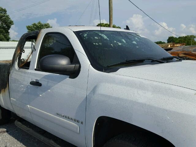 2GCEC19J971709295 - 2007 CHEVROLET SILVERADO WHITE photo 10