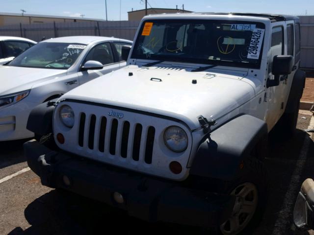 1C4BJWKG7CL265360 - 2012 JEEP WRANGLER U WHITE photo 2