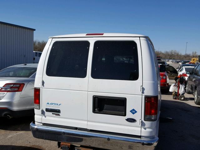 1FBSS3BL9BDA58894 - 2011 FORD ECONOLINE WHITE photo 4