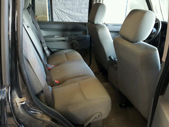 1J8HG48K66C288876 - 2006 JEEP COMMANDER BLACK photo 6