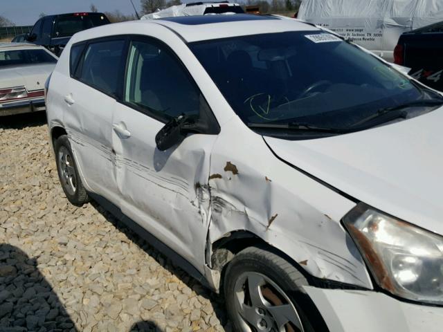 5Y2SP6E88AZ402478 - 2010 PONTIAC VIBE WHITE photo 9