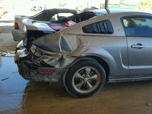 1ZVHT82H365191546 - 2006 FORD MUSTANG GT GRAY photo 9