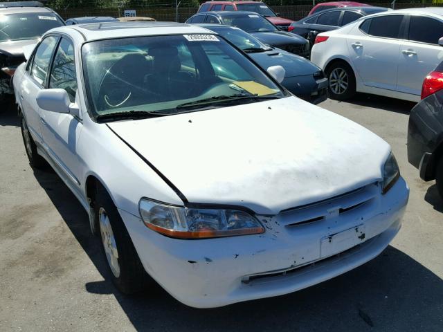 1HGCG1655YA032371 - 2000 HONDA ACCORD EX WHITE photo 1