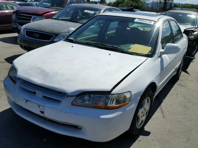 1HGCG1655YA032371 - 2000 HONDA ACCORD EX WHITE photo 2