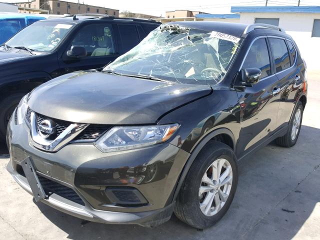 KNMAT2MT1FP505377 - 2015 NISSAN ROGUE S GREEN photo 2