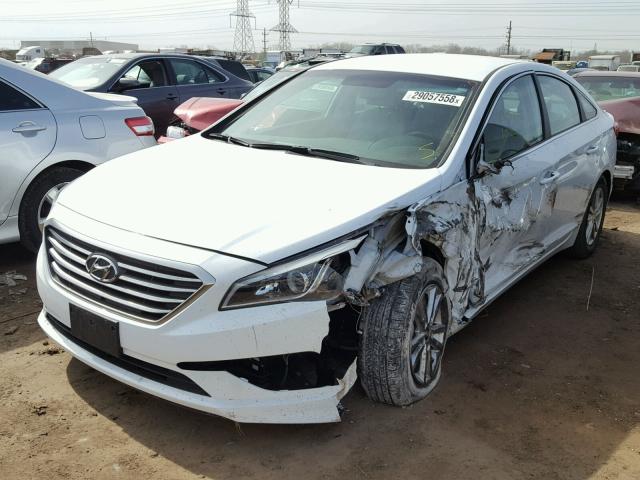 5NPE24AF6HH507266 - 2017 HYUNDAI SONATA SE WHITE photo 2