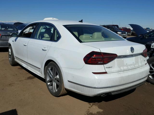 1VWDT7A38HC014455 - 2017 VOLKSWAGEN PASSAT R-L WHITE photo 3