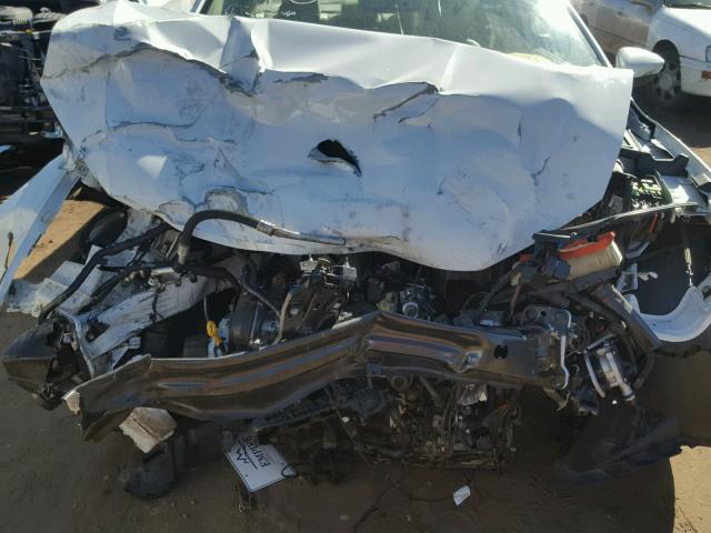 1VWDT7A38HC014455 - 2017 VOLKSWAGEN PASSAT R-L WHITE photo 7