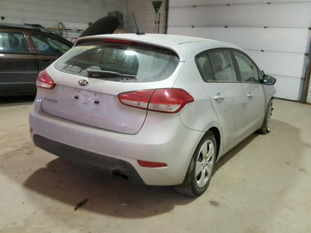 KNAFK5A81G5648267 - 2016 KIA FORTE LX SILVER photo 4