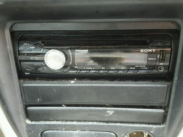 1Y1SK5282YZ406187 - 2000 CHEVROLET GEO PRIZM 银色 照片 9