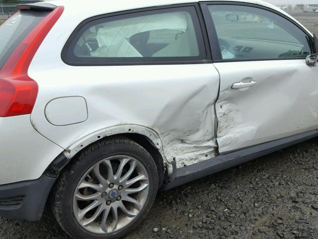 YV1MK672692143844 - 2009 VOLVO C30 T5 WHITE photo 9