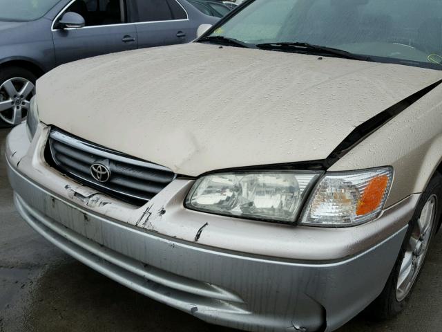 JT2BF22K610321830 - 2001 TOYOTA CAMRY CE BEIGE photo 9