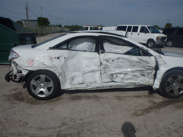1G2ZG57B494131353 - 2009 PONTIAC G6 WHITE photo 9