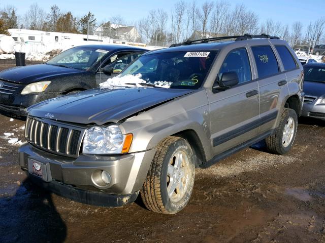 1J4HR48N25C701011 - 2005 JEEP GRAND CHER TAN photo 2