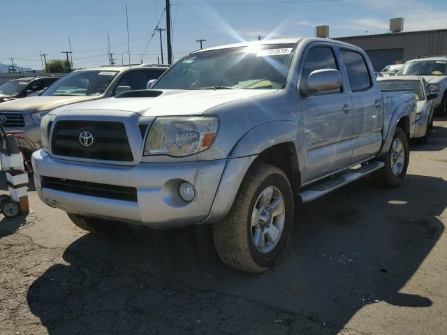 5TEJU62N97Z416286 - 2007 TOYOTA TACOMA DOU SILVER photo 2