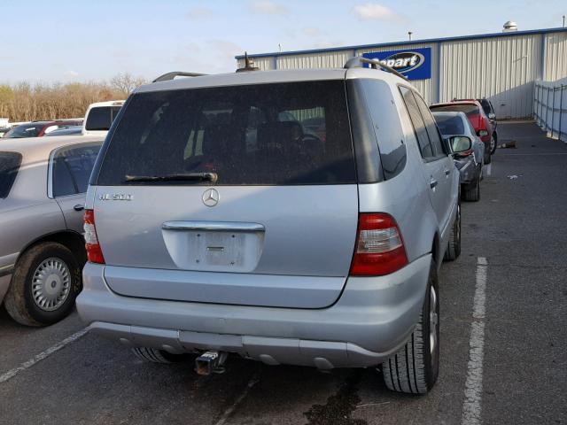 4JGAB75E34A482096 - 2004 MERCEDES-BENZ ML 500 GRAY photo 4